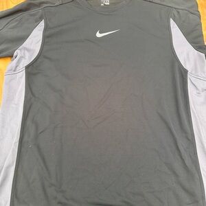 Mens XL Nike performance shirt